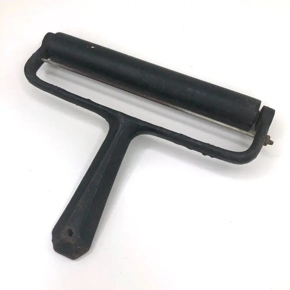 Vintage Testrite NYC Black Metal Rubber Roller